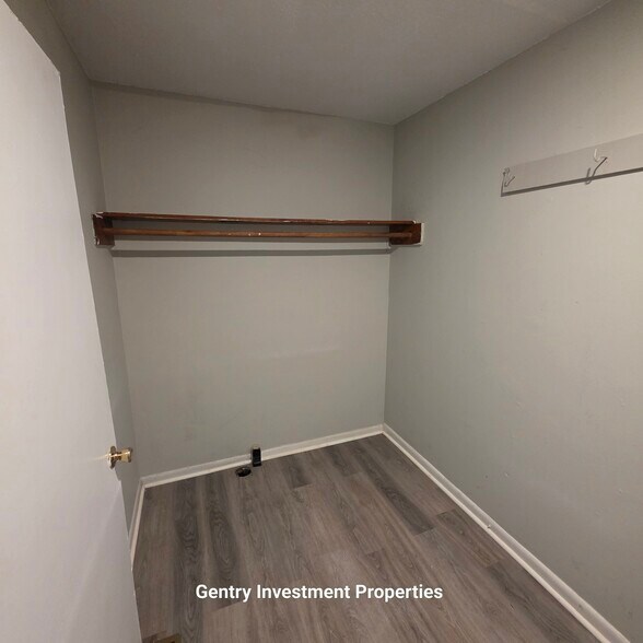 Building Photo - 113 Rainbow Cir