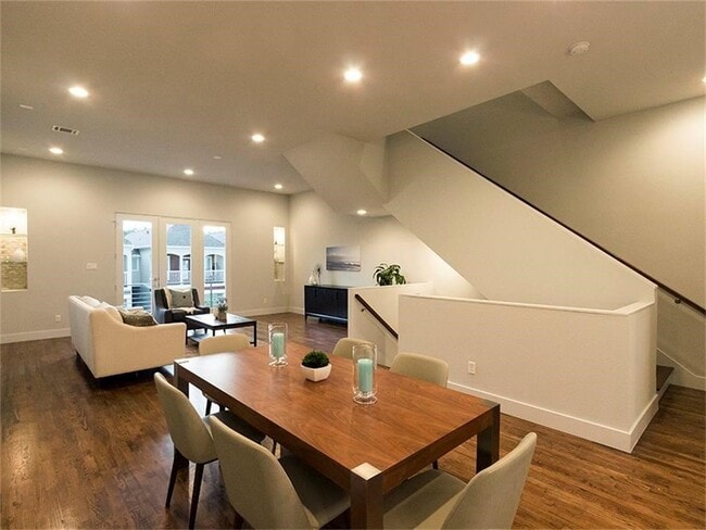 Building Photo - 864 Wakefield Dr