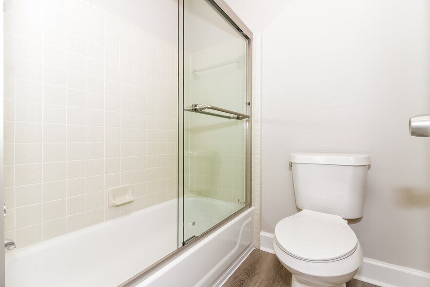 Building Photo - 4371 Bunker Hill Dr