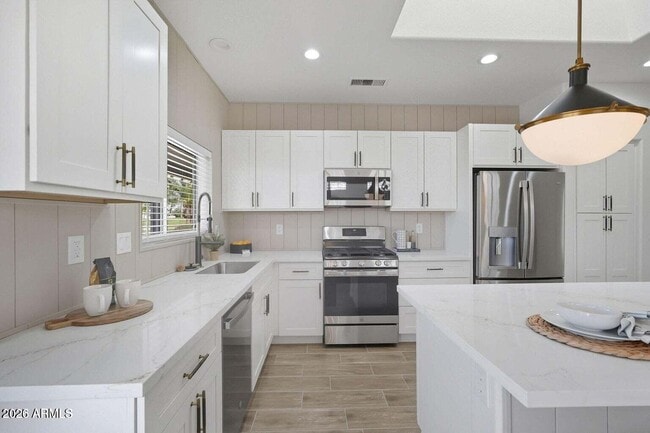 Building Photo - 22408 N Las Vegas Dr
