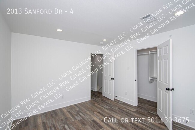 Building Photo - 2013 Sanford Dr