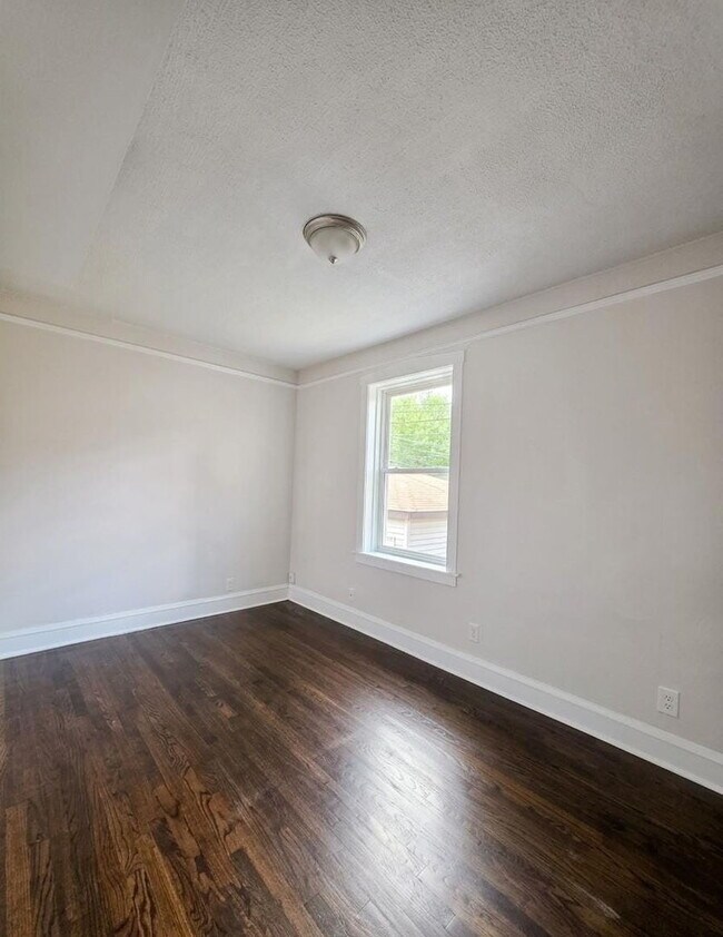 Building Photo - 3636 W Iowa St