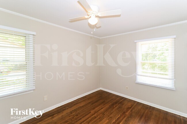 Building Photo - 3021 Chaucer Ln
