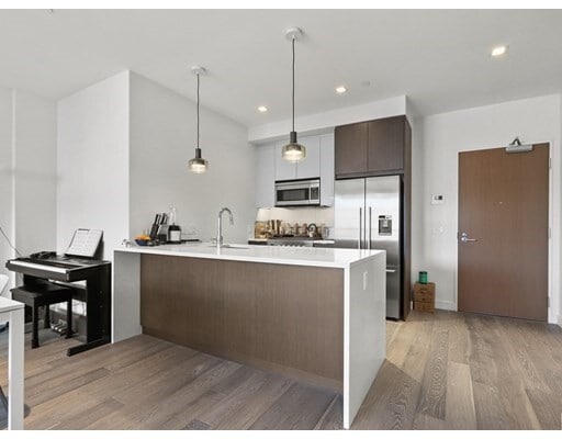 Building Photo - 375 Canal St