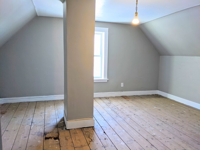 Building Photo - 36 Beal St