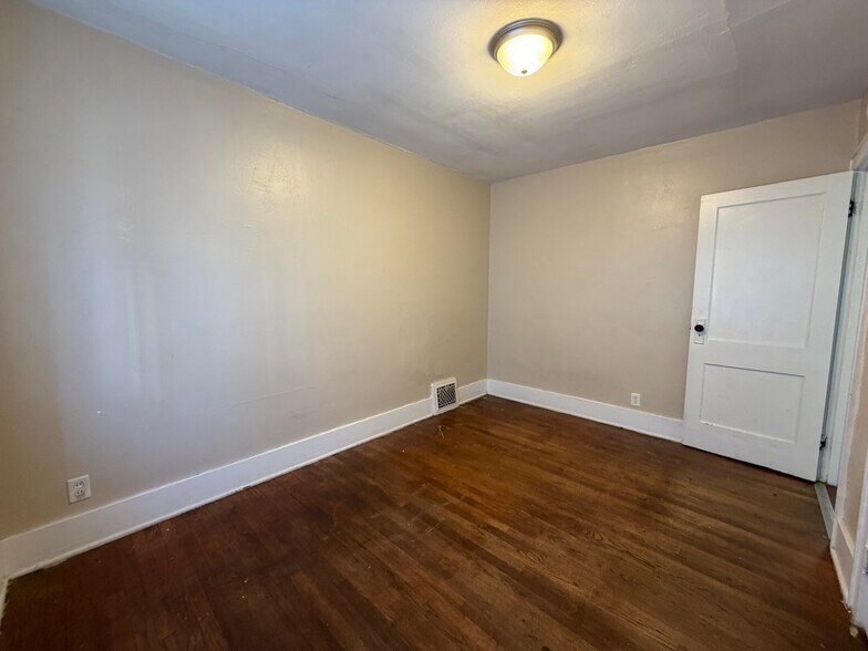 Building Photo - 1106 Roosevelt St