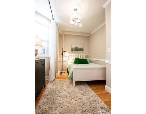 Building Photo - 290 Beacon St