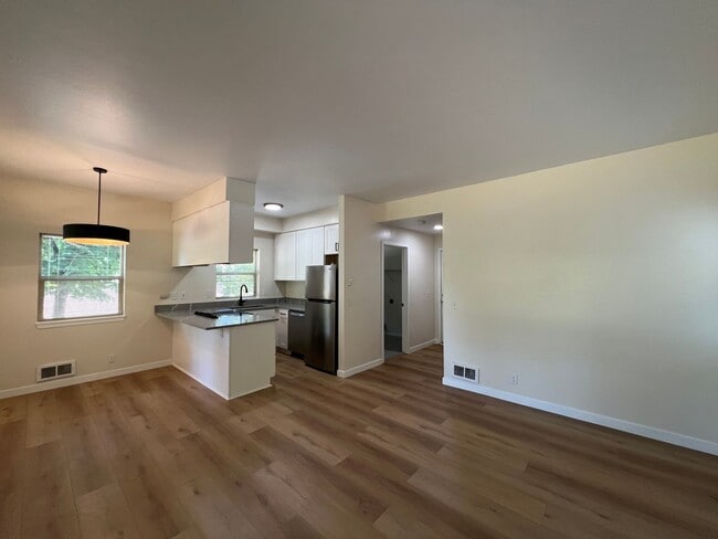 Building Photo - 409/411 S 58th Street