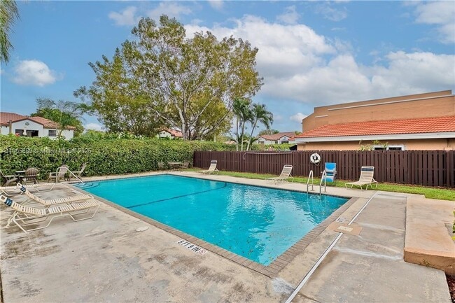 Building Photo - 12032 S Las Palmas Dr