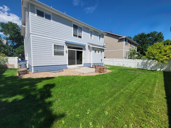 Building Photo - West Longmont 2 story single family home f...