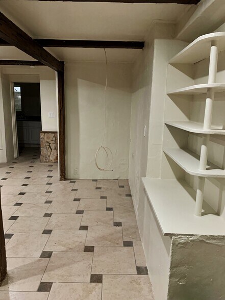 Building Photo - 2032 Vista Del Mar Ave