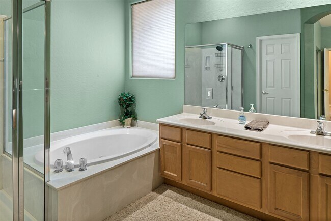 Building Photo - 90 E Bighorn Ct