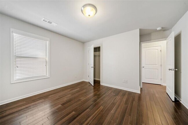 Building Photo - 6623 Rivergreen Rd