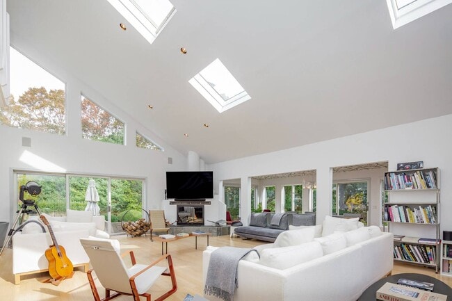 Building Photo - 138 Merchants Path