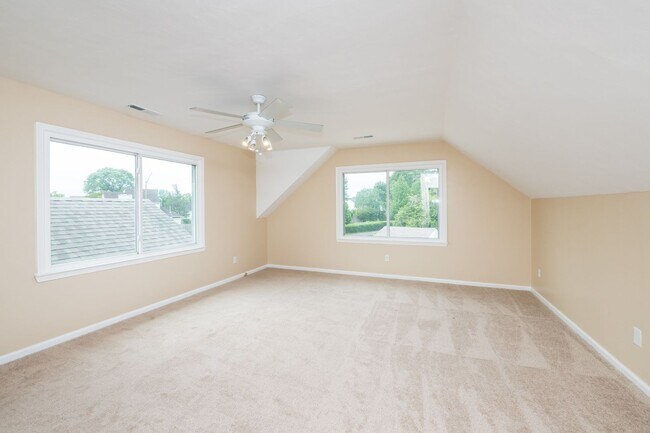 Building Photo - 5 Bedroom, 2.5 Bath Home for Rent in Salem Woods