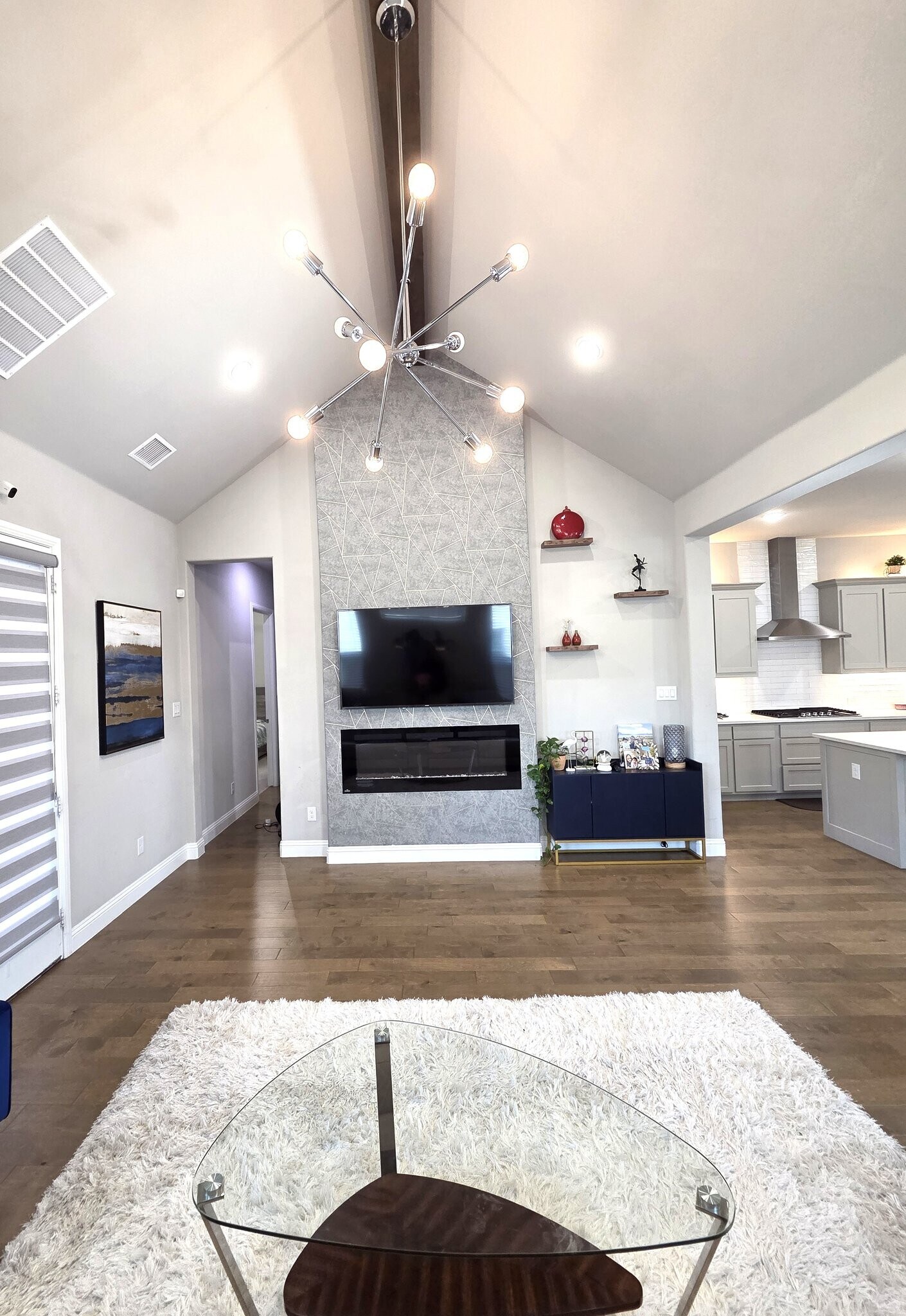 Building Photo - 8066 Glastonbury Dr