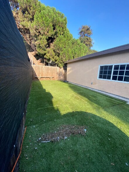 Building Photo - 1610-12 Dahlia Ave