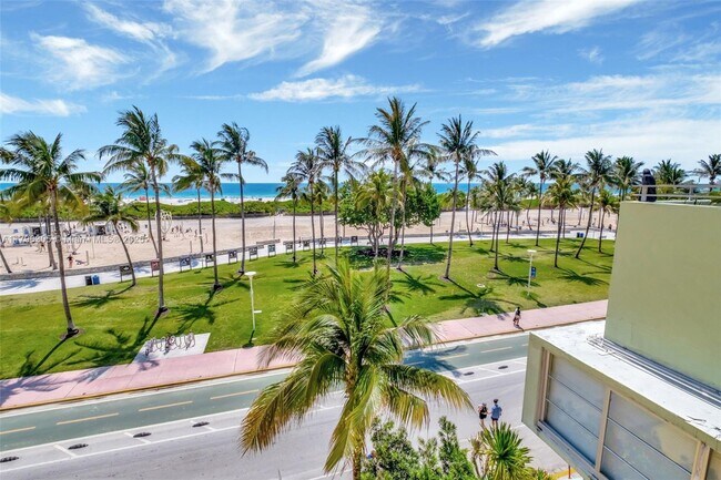 Building Photo - 834 Ocean Dr