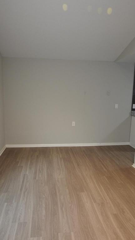 Building Photo - 5928 Elmwood Ave