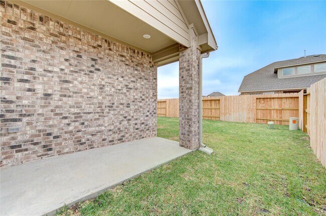 Building Photo - 821 Laguna Grn Ln