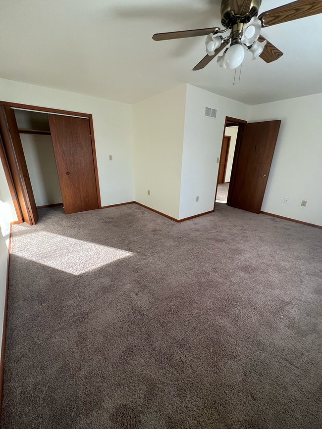 Building Photo - 162 S 19th St