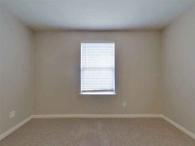 Building Photo - 216 Elm Patch Dr