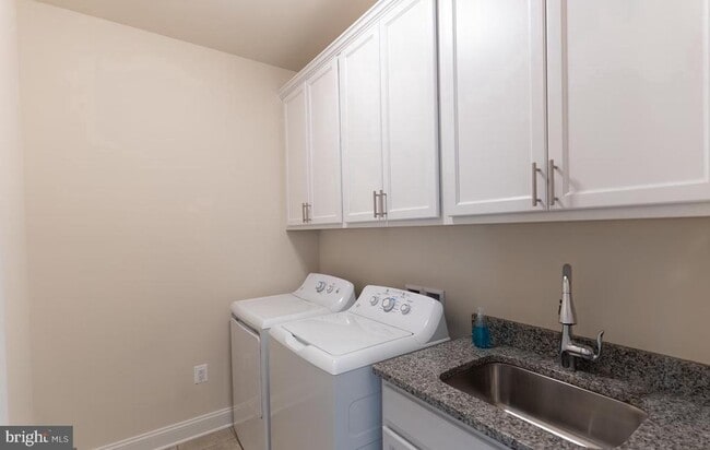 Building Photo - 6626 Ivy Hill Dr