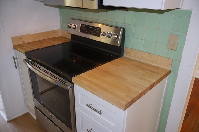 Building Photo - 3815 W De Leon St