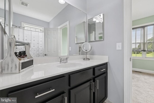 Building Photo - 141 Hawkes Ct