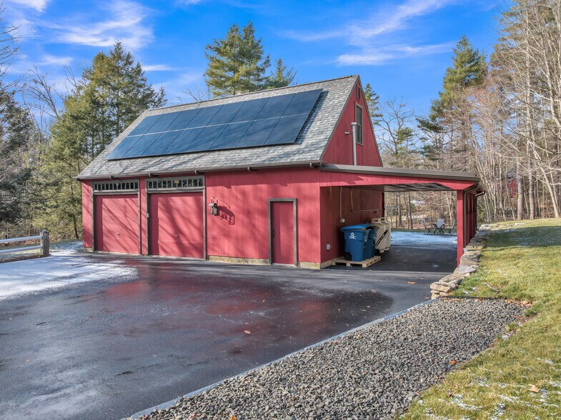 Building Photo - 73 Champeaux Rd