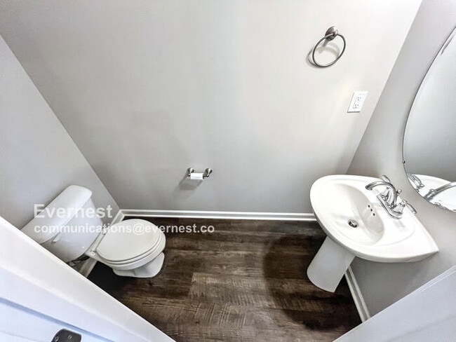 Building Photo - Charming 2BR Townhouse with Modern Comfort...