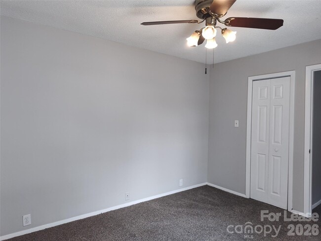 Building Photo - 7001 Stonington Ln