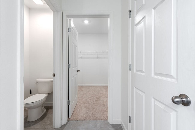 Building Photo - 3202 SW Martin St