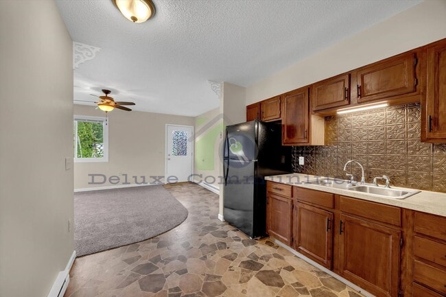 Building Photo - Darling 2 Bedroom Home in Middleville