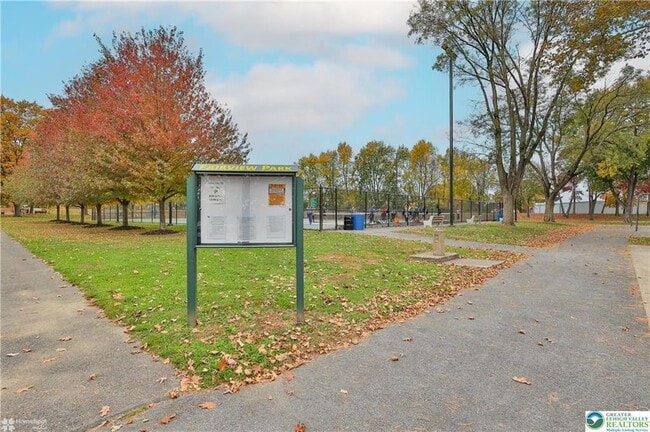 Building Photo - 900 Mine Lane Rd