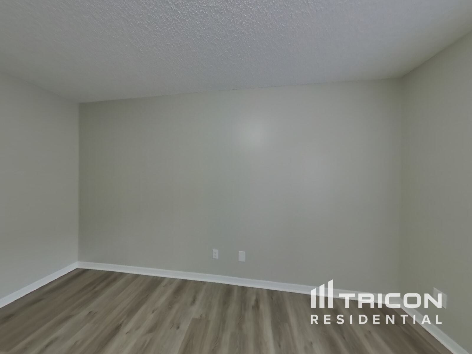 Building Photo - 2355 Island Club Way