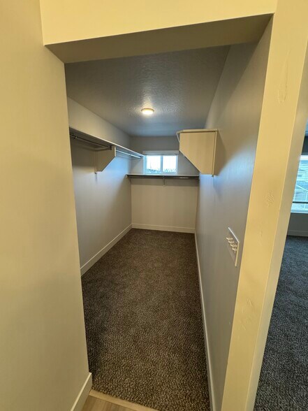 Building Photo - 4029 S Woodland Ave