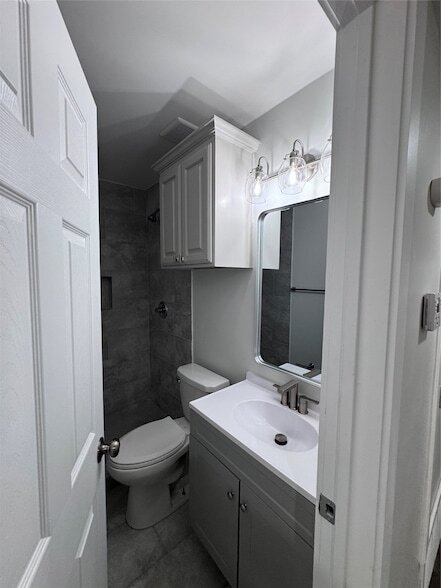 Building Photo - 2553 Wicker Ave