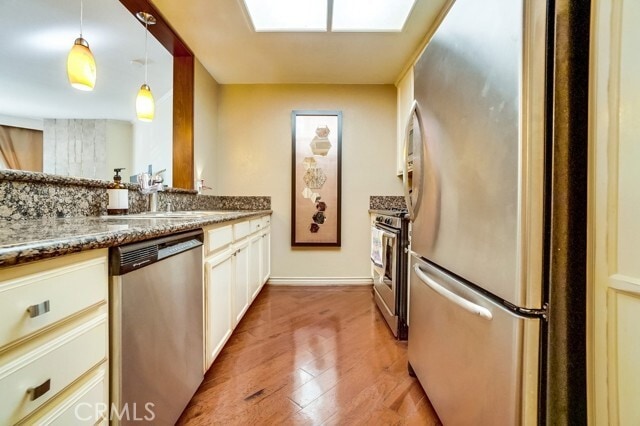 Building Photo - 501 E Del Mar Blvd