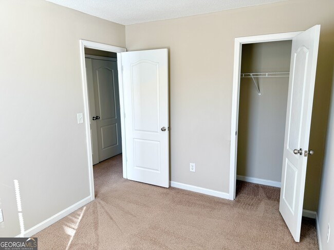 Building Photo - 2304 Bigwood Trail