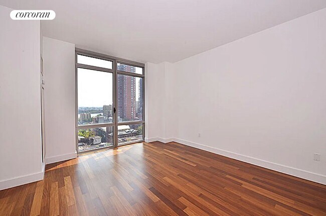 Building Photo - 333 E 91st St