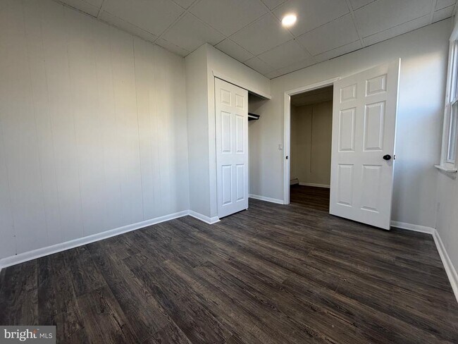 Building Photo - 517 Bentley Ave