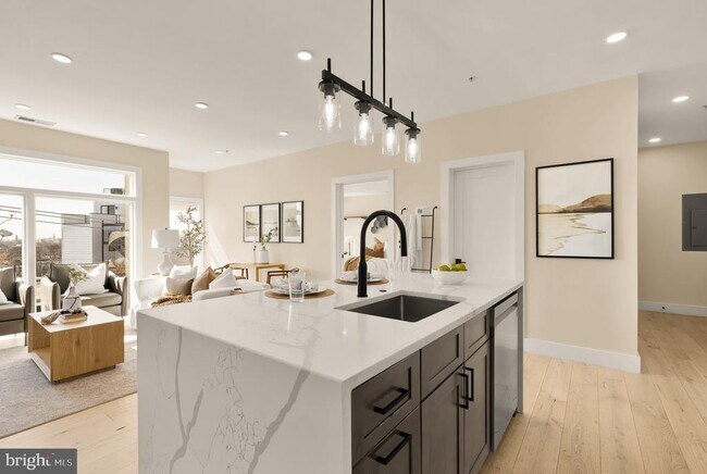 Building Photo - 927 Kennedy St NW