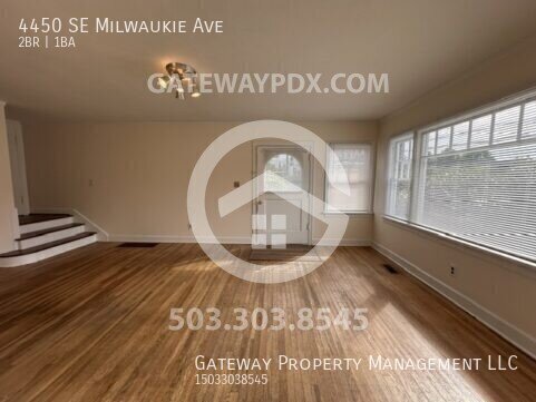 Building Photo - 4450 SE Milwaukie Ave