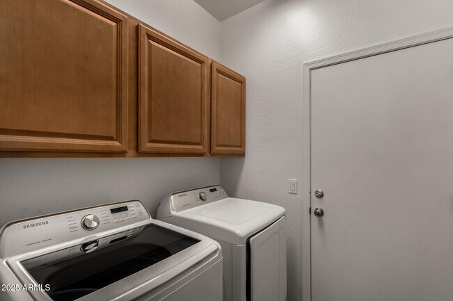 Building Photo - 4211 N 153rd Dr