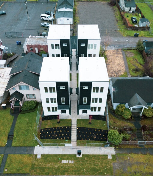 Building Photo - 616 S 34th St