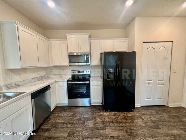 Building Photo - 294 Aralia Ln