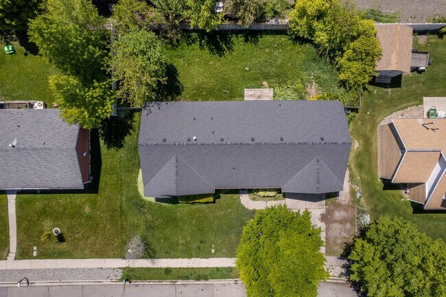 Building Photo - 4 Bedroom Family Home in Beautiful American Fork!