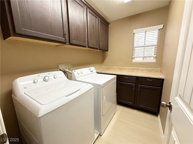 Building Photo - 11143 Ash Mountain St