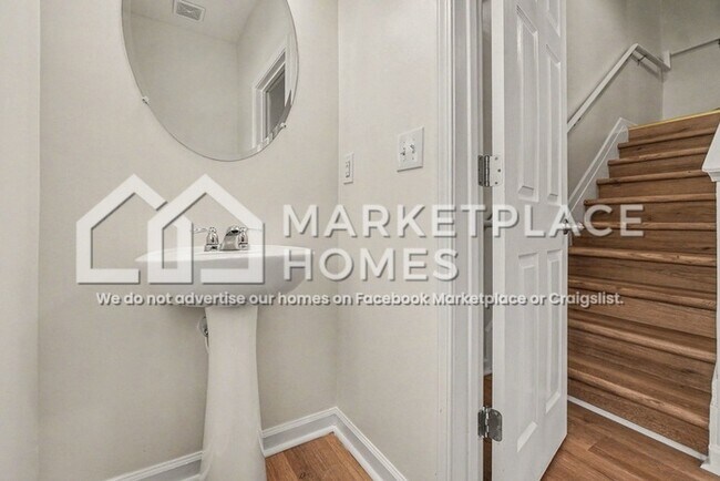 Building Photo - 5786 Westchase St